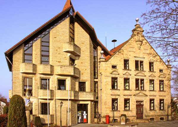 Rathaus Östringen - das Bild wird mit Klick vergrößert